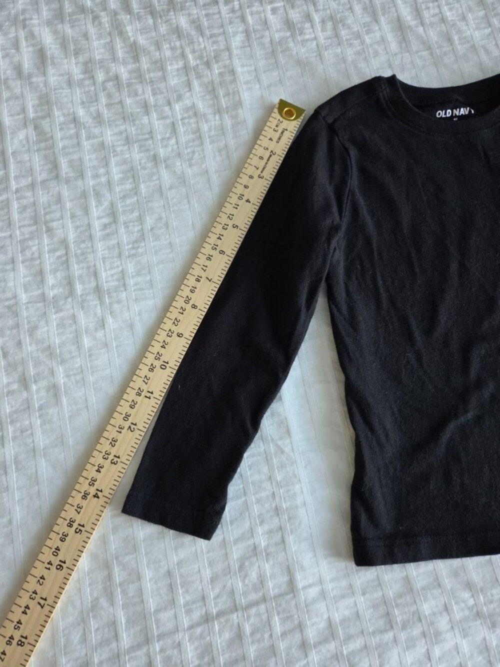 Old Navy Boys Long Sleeve T-Shirt Black Size 4T 100% Cotton Basic Crew Neck - Picture 6 of 8